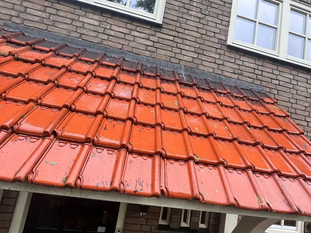 Daken & afdaken reinigen door VHF Cleaning in Goor en omgeving
